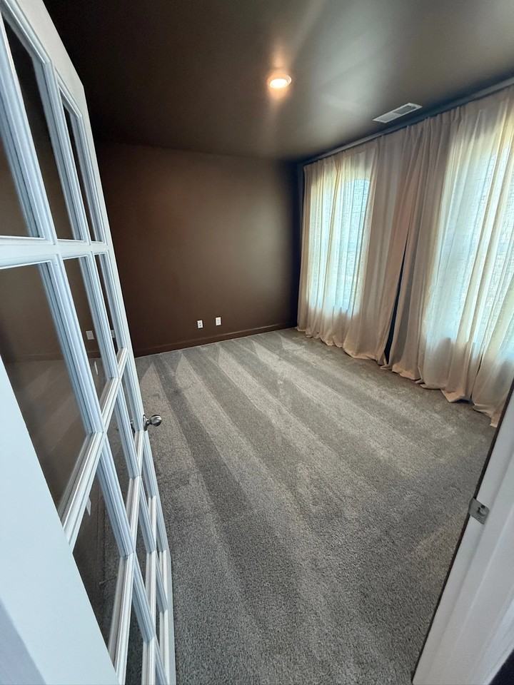 255 Grandstand Blvd - Photo 6 of 20