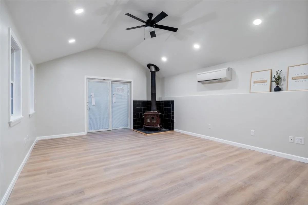 36 Karen Dr #1A - Photo 3 of 16