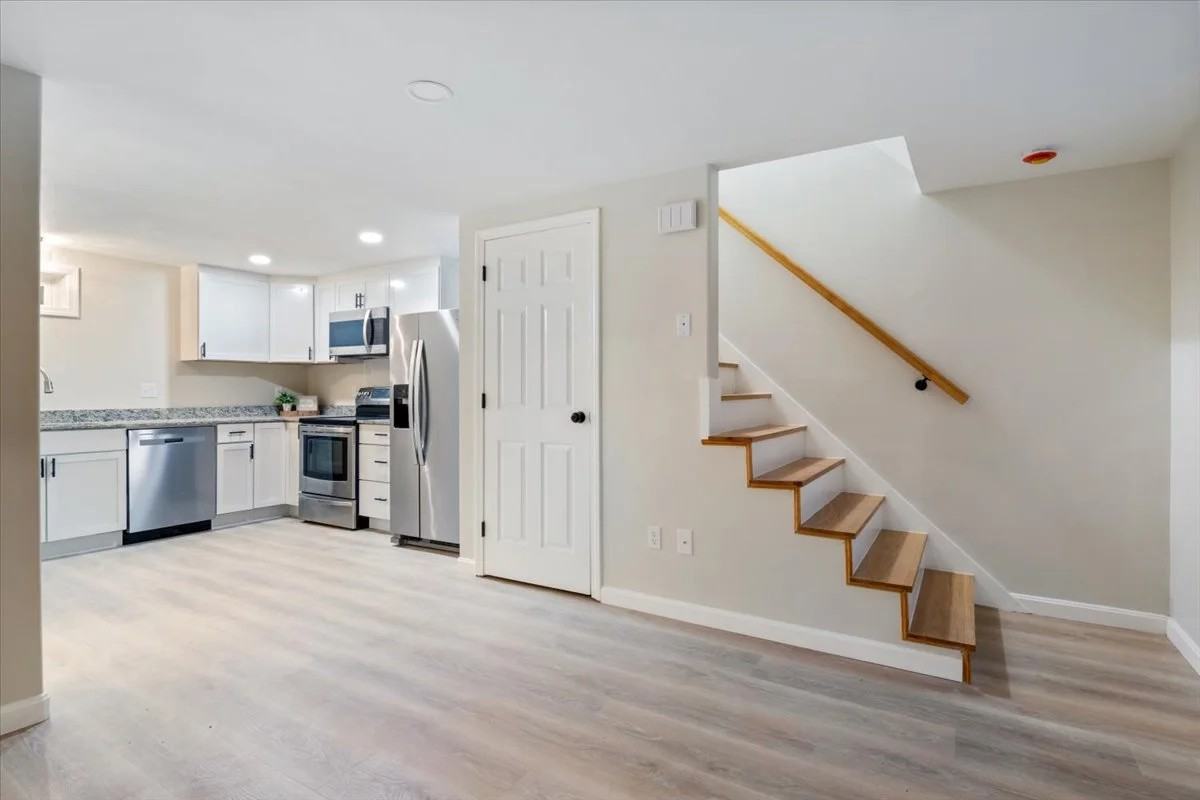 36 Karen Dr #1A - Photo 6 of 16