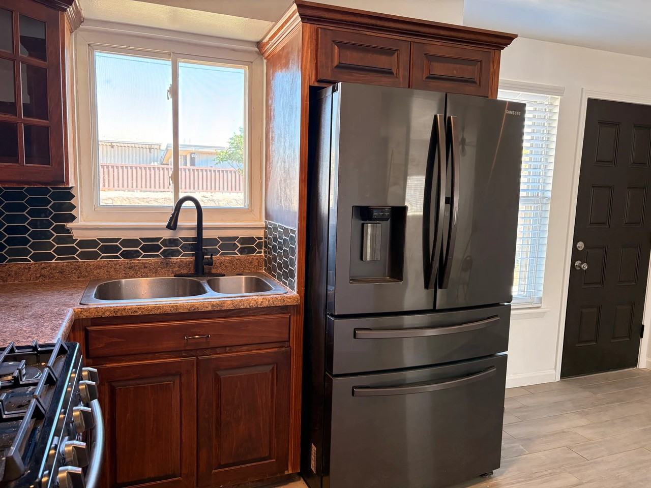 10404 Omega Cir - Photo 7 of 14