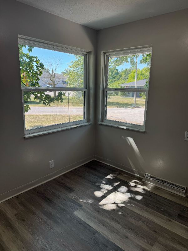 12 Grove Ct - Photo 7 of 14