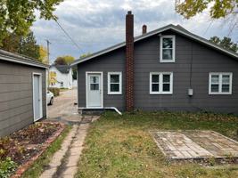 featured image of 1156 1/2 E Madison St #2