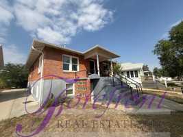 featured image of 112 S Elk St