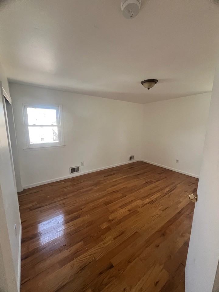 221 Custer Ave - Photo 7 of 7