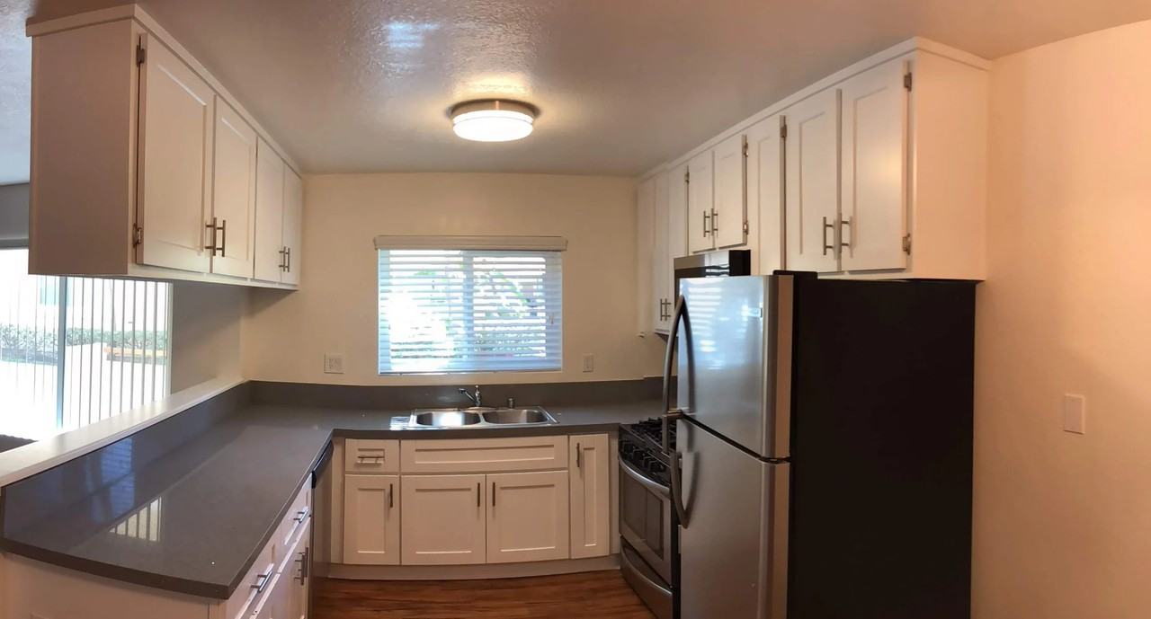 366 Moss St #7 - Photo 4 of 6