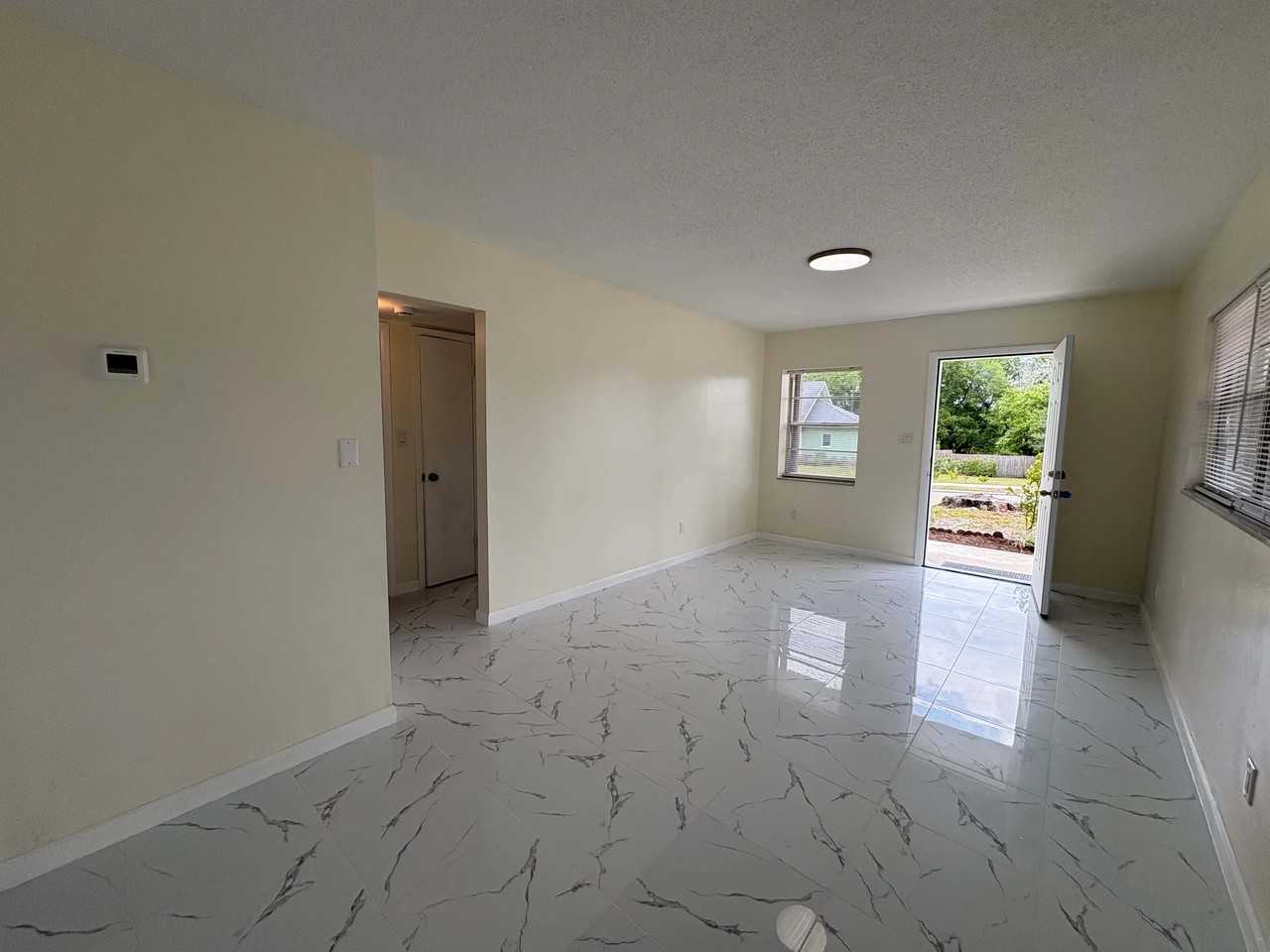 1336 Lake Bonny Dr W - Photo 4 of 11