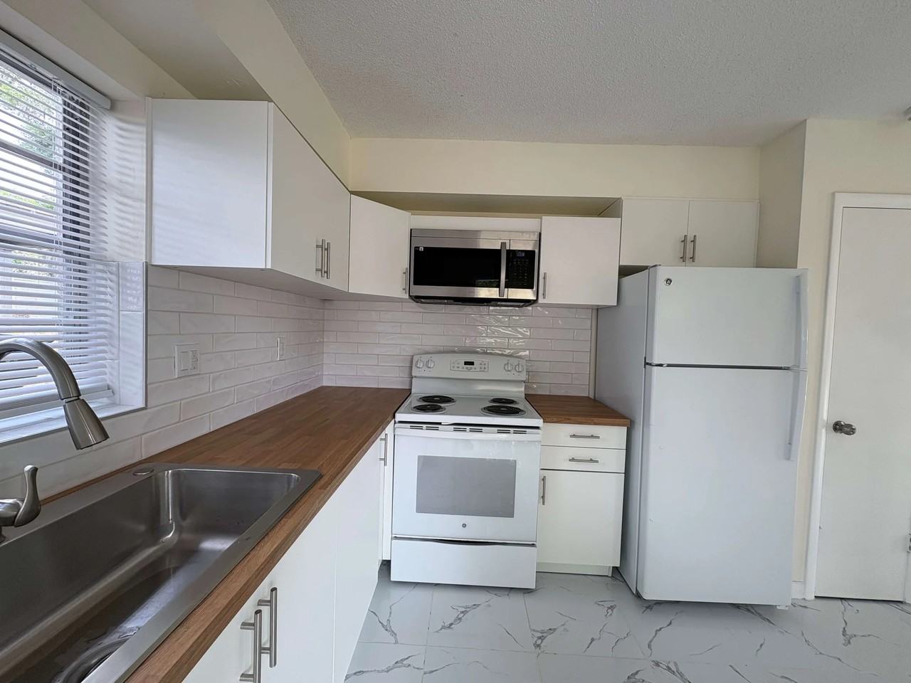 1336 Lake Bonny Dr W - Photo 6 of 11