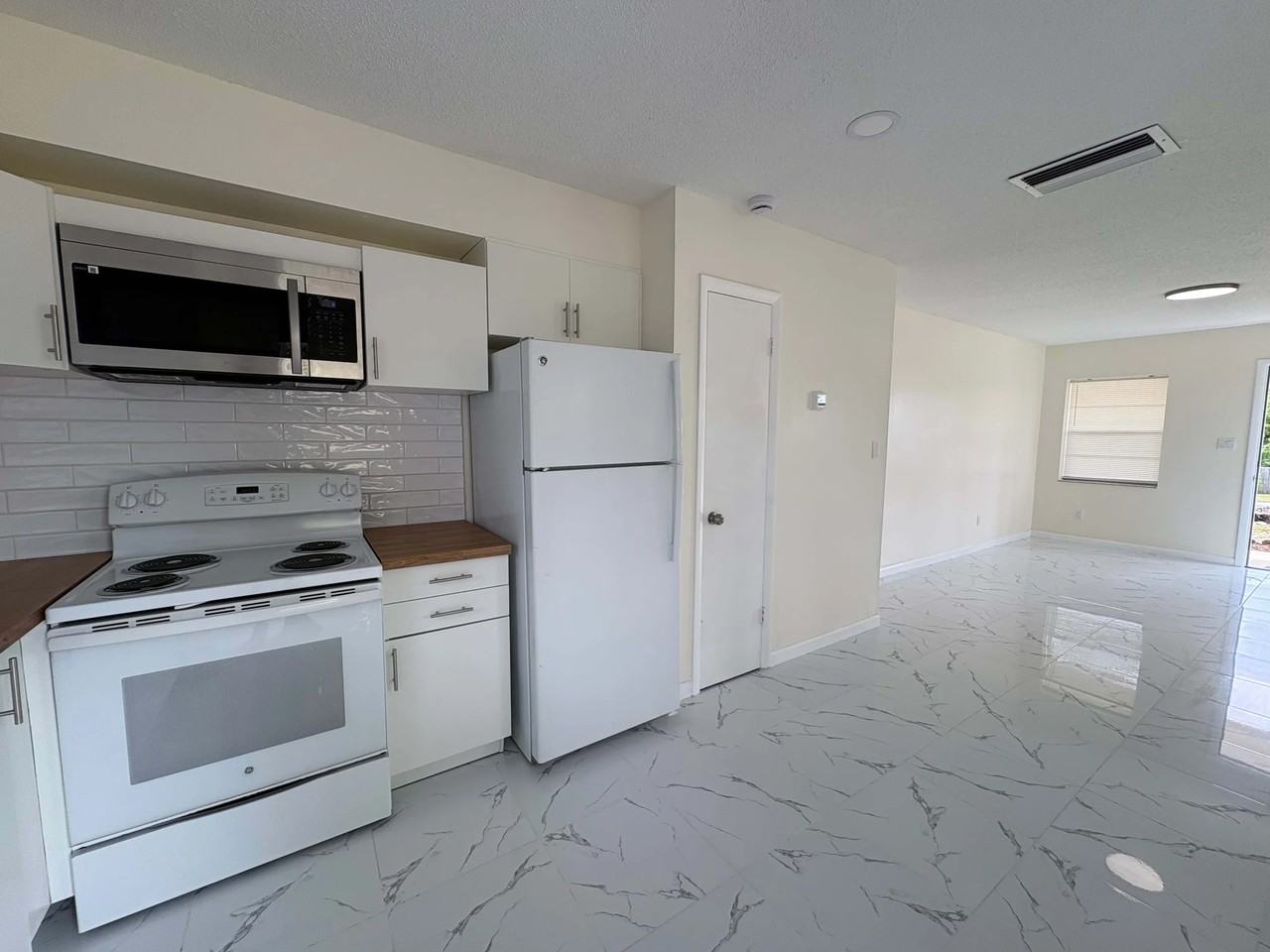 1336 Lake Bonny Dr W - Photo 7 of 11