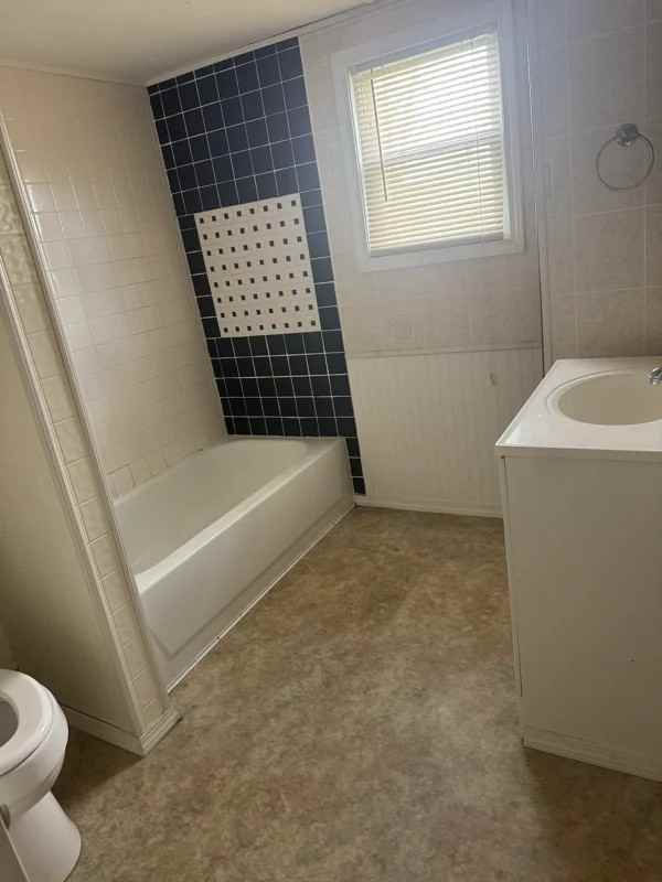 400 W Elm St - Photo 7 of 14