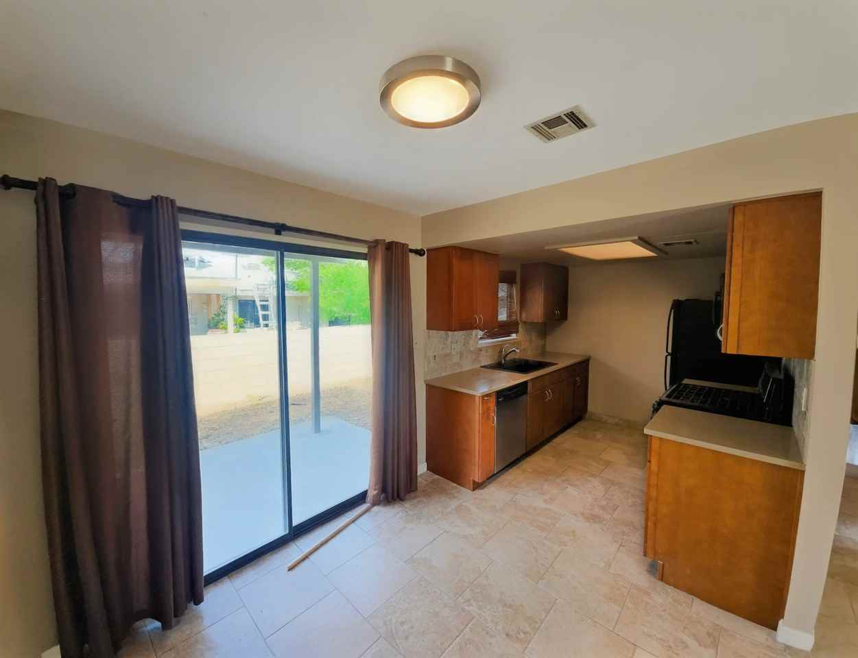 616 W Graaf Ave #C - Photo 3 of 11