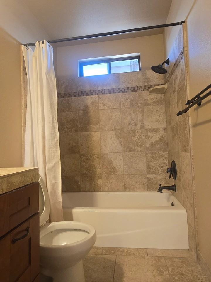 616 W Graaf Ave #C - Photo 6 of 11