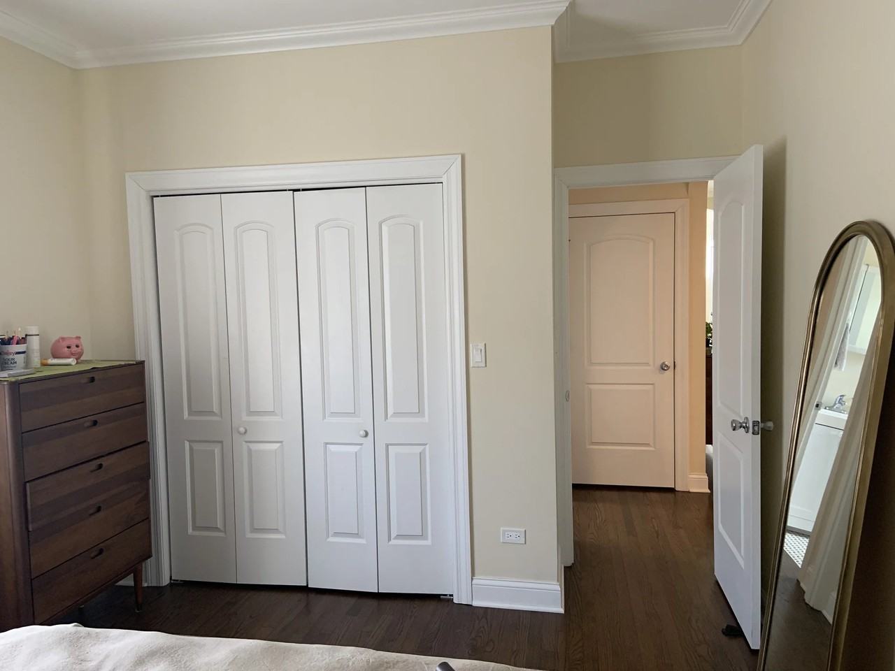 6135 N Hoyne Ave #3 - Photo 7 of 11