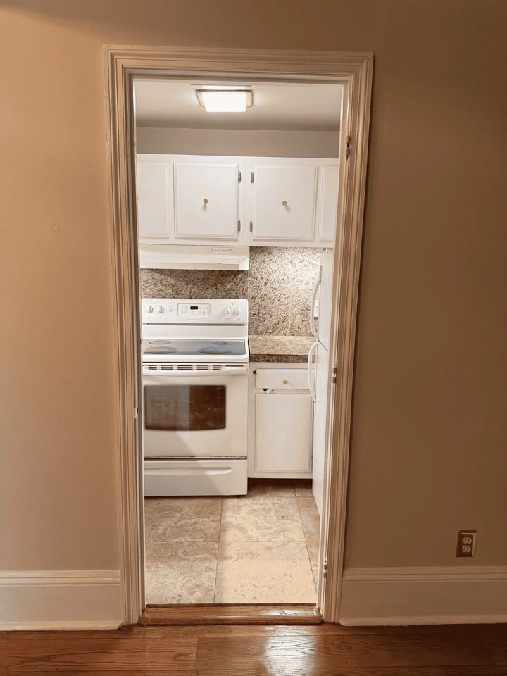 1117 Royal St #5 - Photo 6 of 16