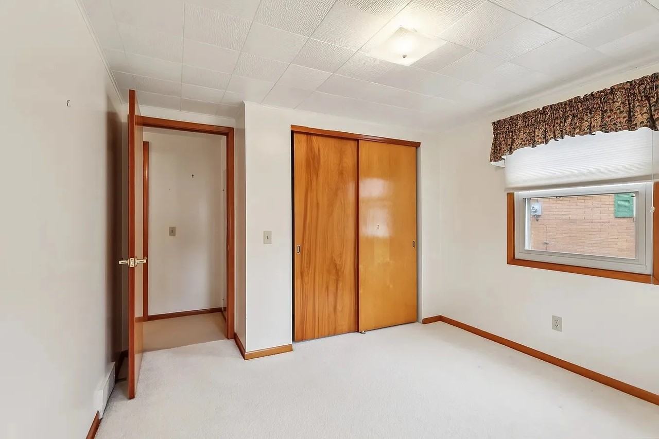 808 James Way - Photo 6 of 11