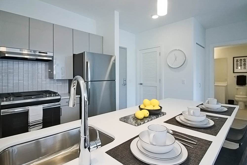 856 W Van Buren St - Photo 5 of 13