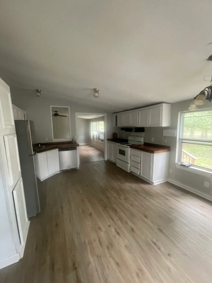 15505 Parret Ln - Photo 4 of 16