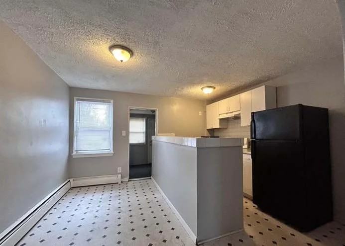 2851 Edgecombe Cir N - Photo 4 of 9