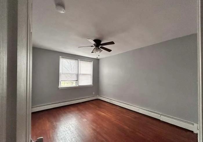 2851 Edgecombe Cir N - Photo 5 of 9