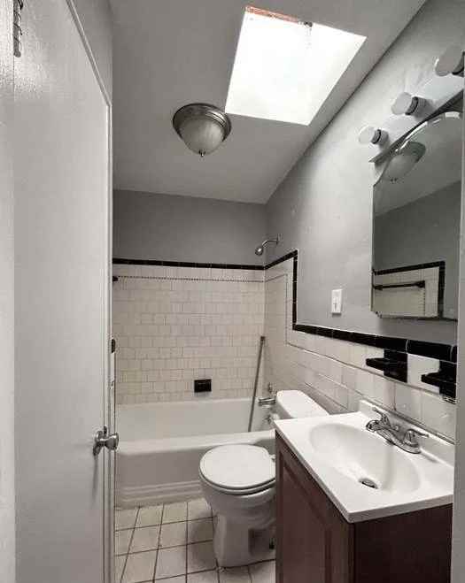 2851 Edgecombe Cir N - Photo 7 of 9