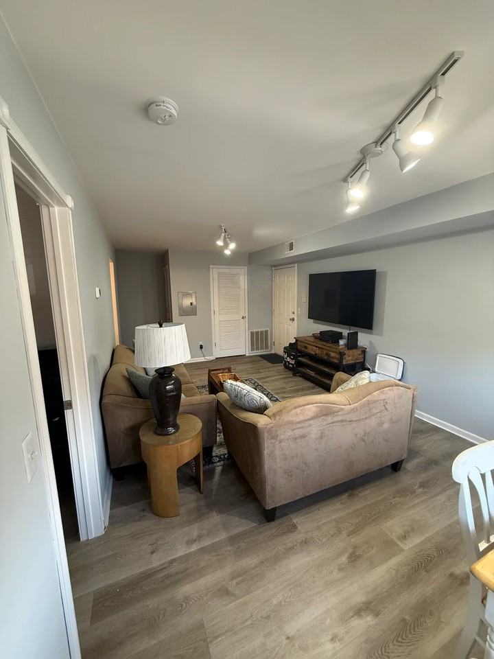 69 College Dr - Photo 3 of 16