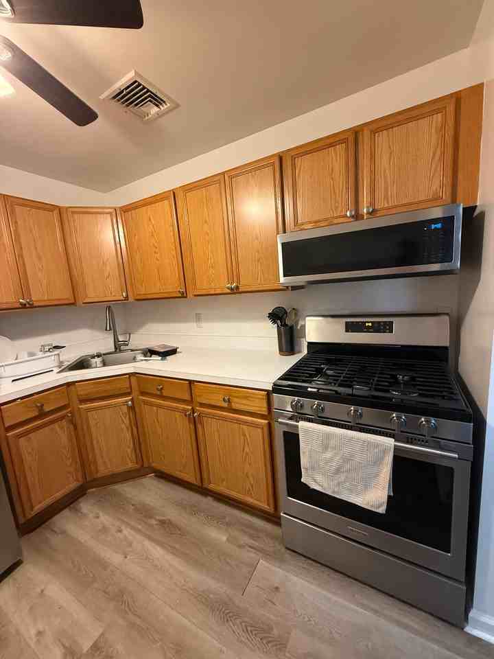 69 College Dr - Photo 6 of 16