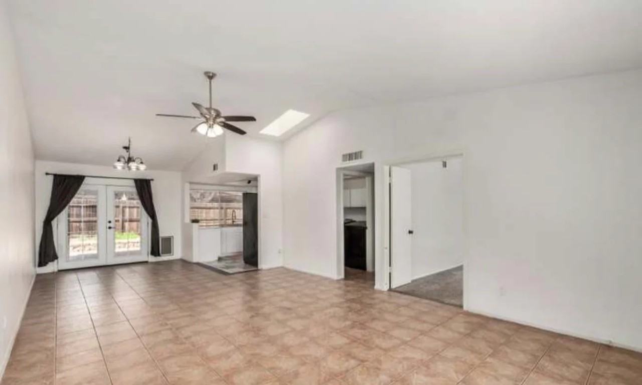 5112 W Carol Ave - Photo 4 of 10