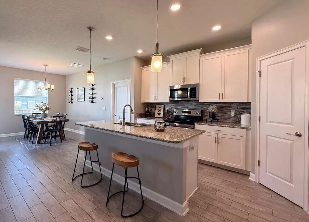 2877 Youngford St - Photo 3 of 17