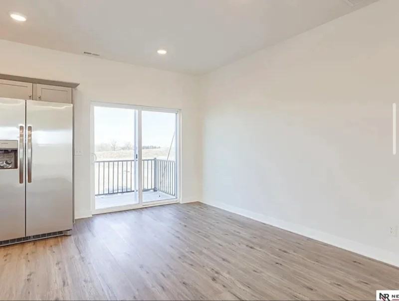 4571 Leawood Ct - Photo 5 of 9