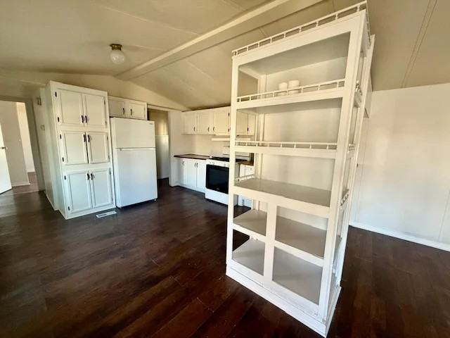 220 Bark Ln - Photo 6 of 13