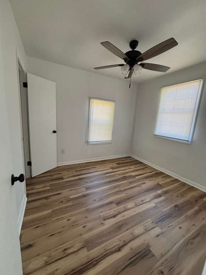 509 E Forrest St - Photo 7 of 12