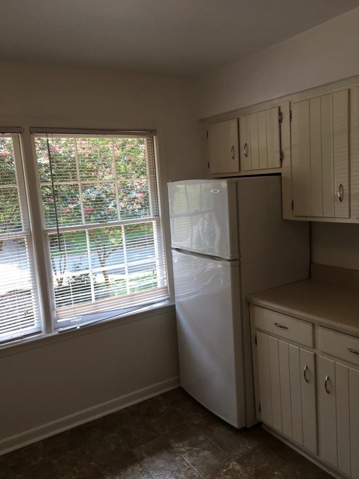 1127 Arlington Pkwy Ne #1127 - Photo 2 of 7