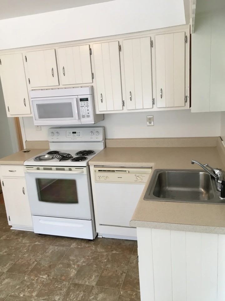 1127 Arlington Pkwy Ne #1127 - Photo 3 of 7