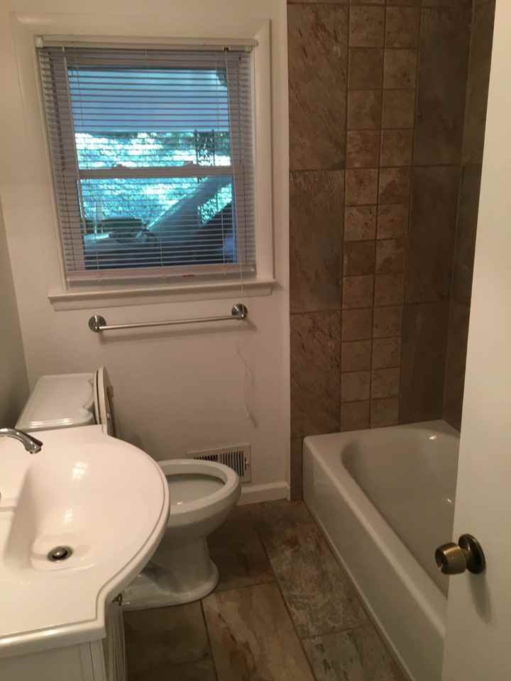 1127 Arlington Pkwy Ne #1127 - Photo 6 of 7