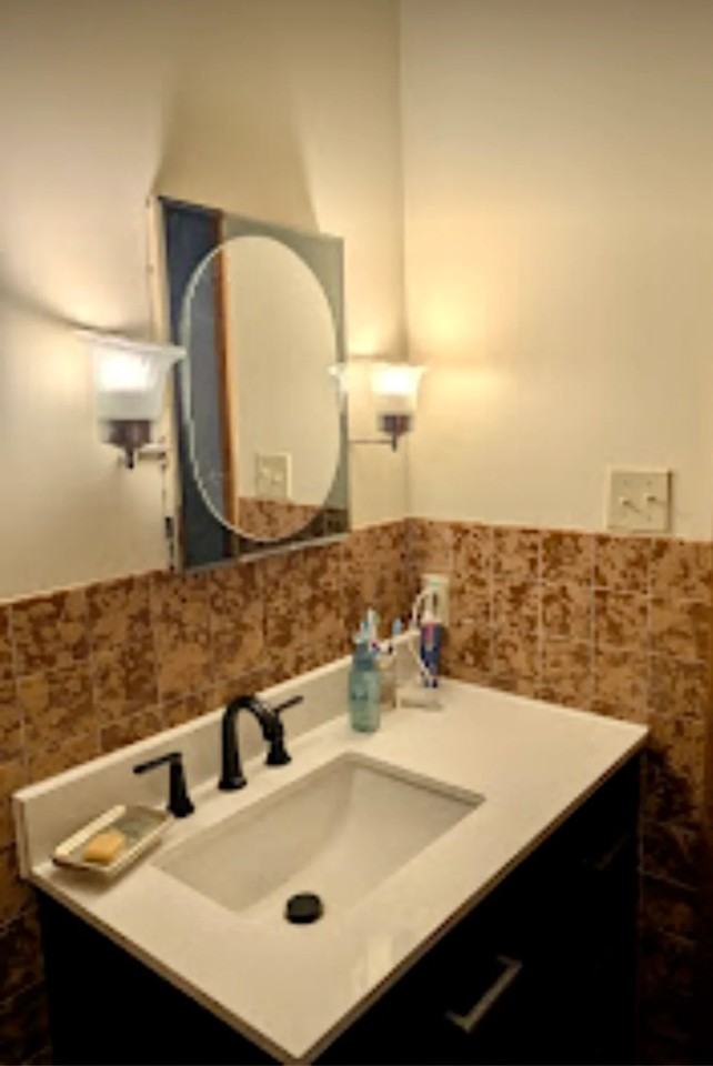 1243 Brookside Dr #2E - Photo 2 of 8