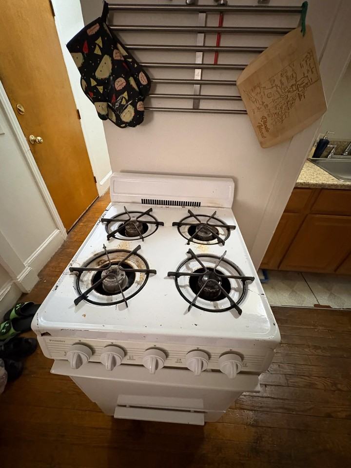 152 Taber Ave #2L - Photo 5 of 11