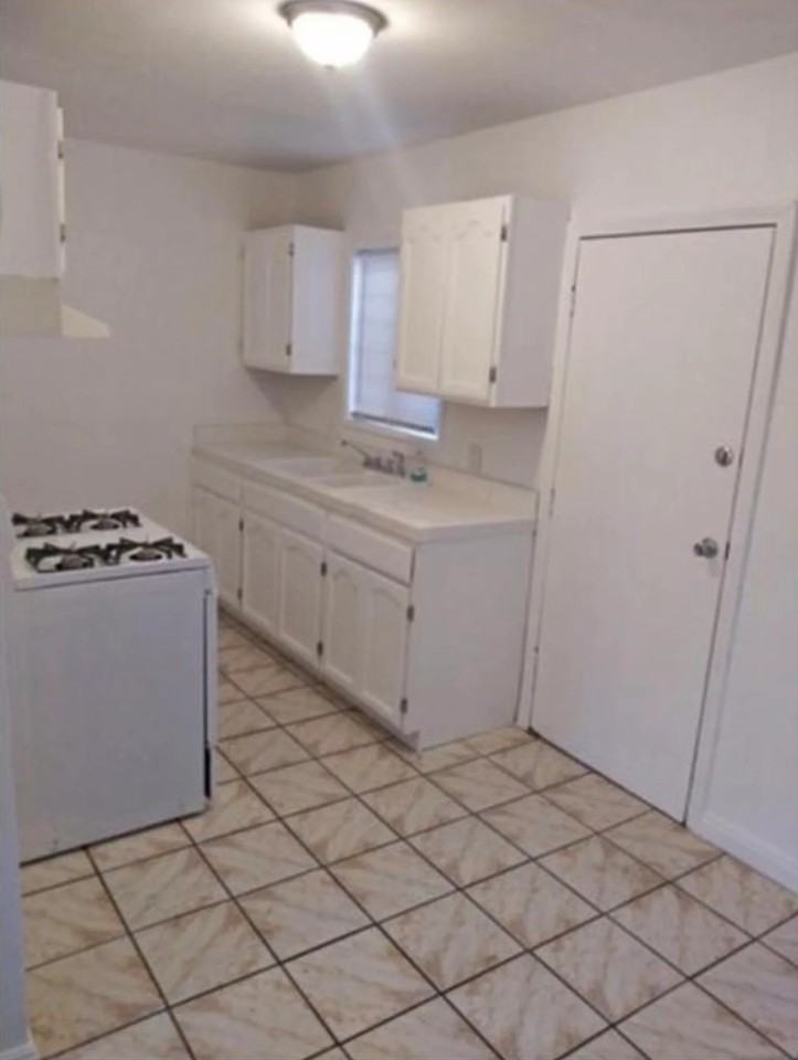 444 E 91st St #444-5 - Photo 2 of 3