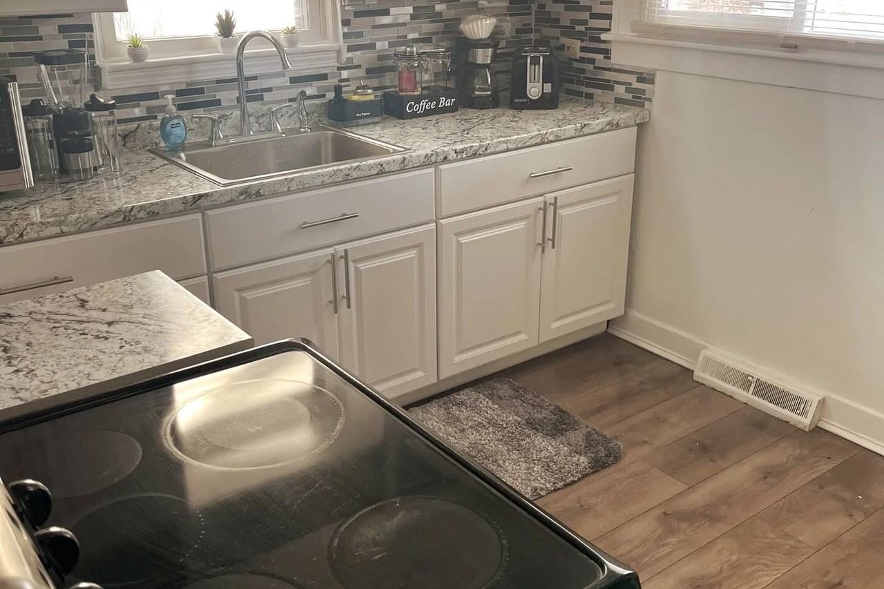 60 Mark Ave - Photo 3 of 5