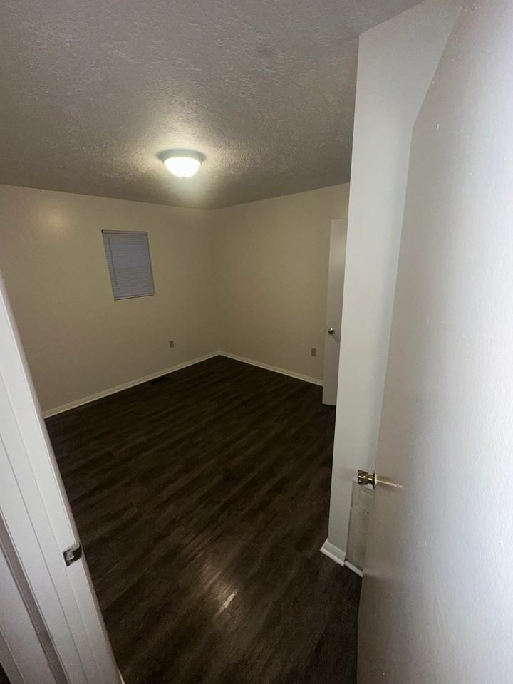 448 N Hills Rd #2 - Photo 5 of 9