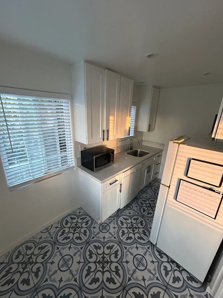 3629 Columbia St #3629 - Photo 7 of 11