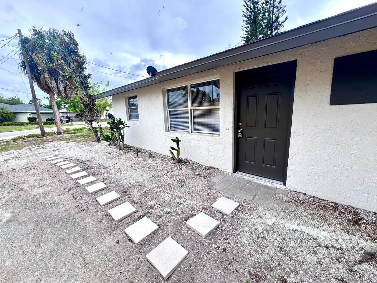 116 12th St W #116 - Photo 2 of 12