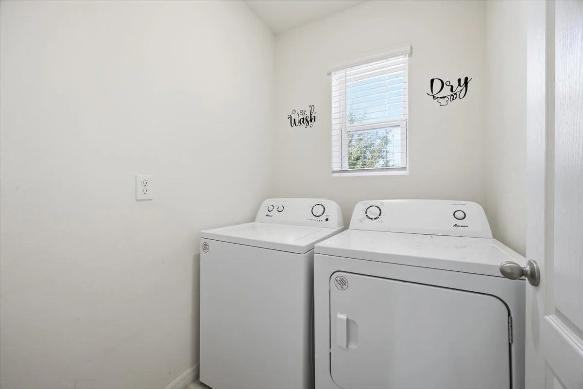 289 Gina Ln - Photo 3 of 20