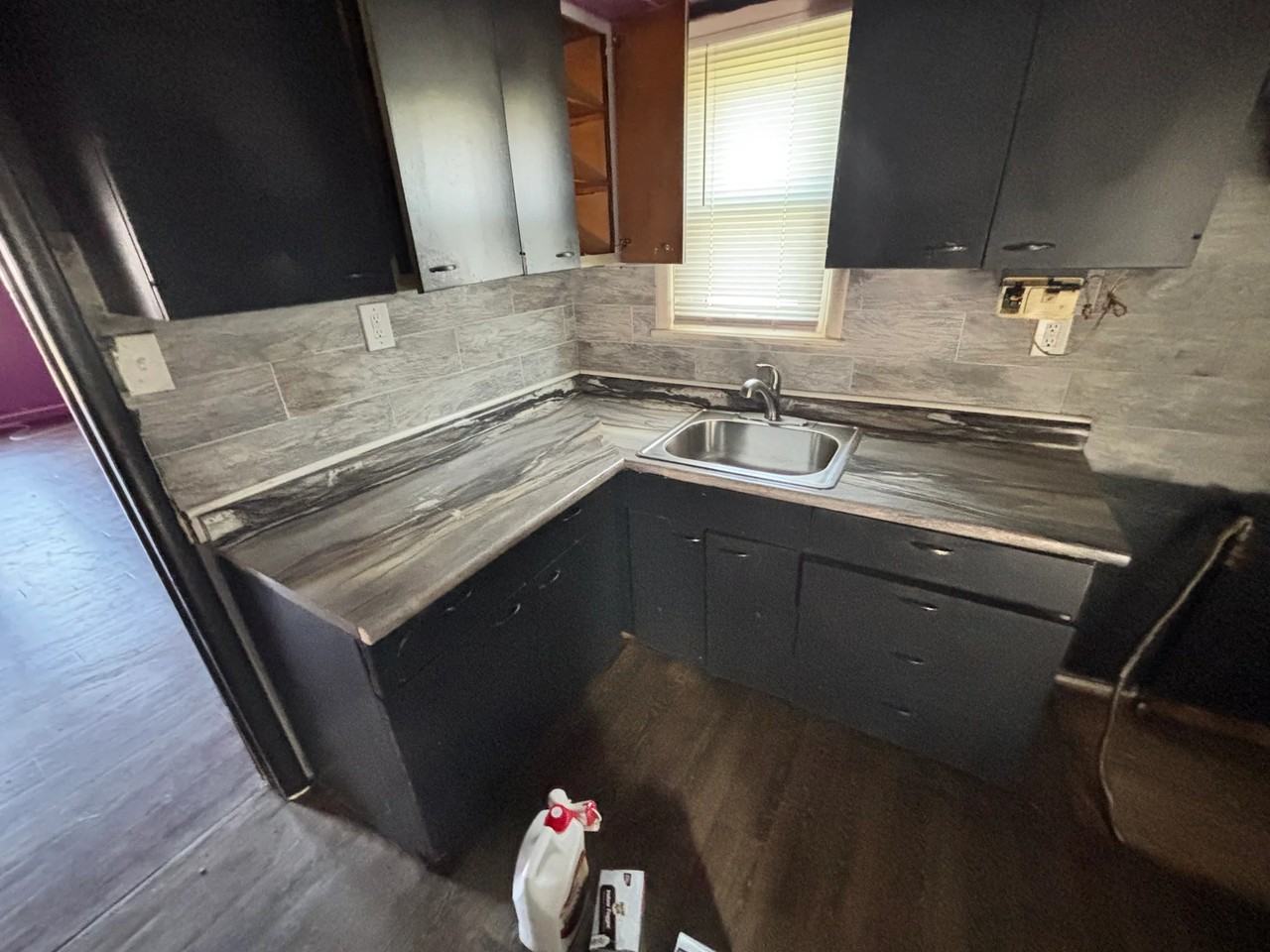 1156 Howell St - Photo 7 of 19