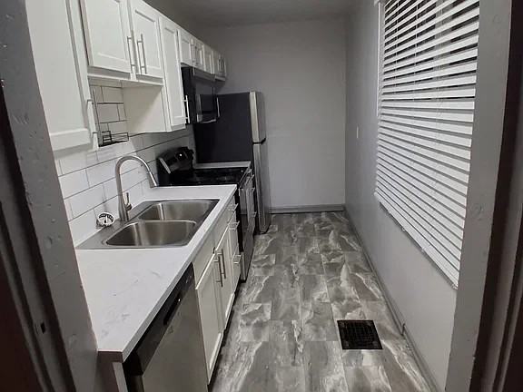 4923 Marion Ave #1 - Photo 3 of 13