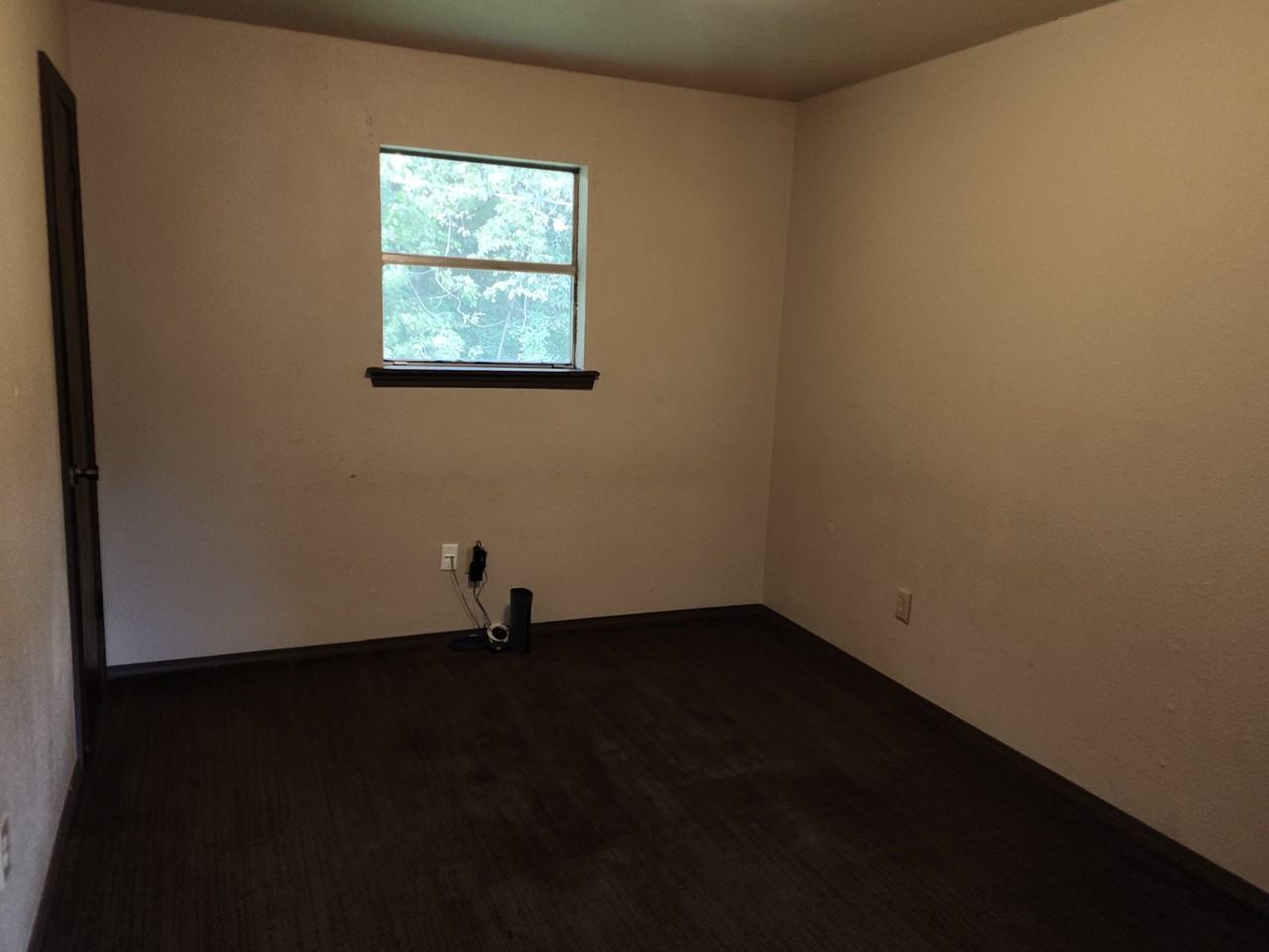 600-610 E Poplar St - Photo 5 of 8