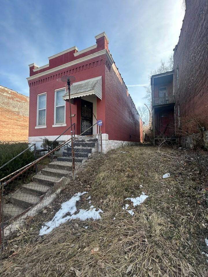 2028 E Prairie Ave - Photo 3 of 20