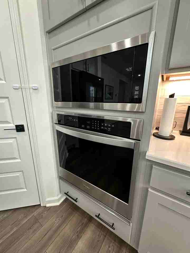 717 Emmer St - Photo 7 of 18