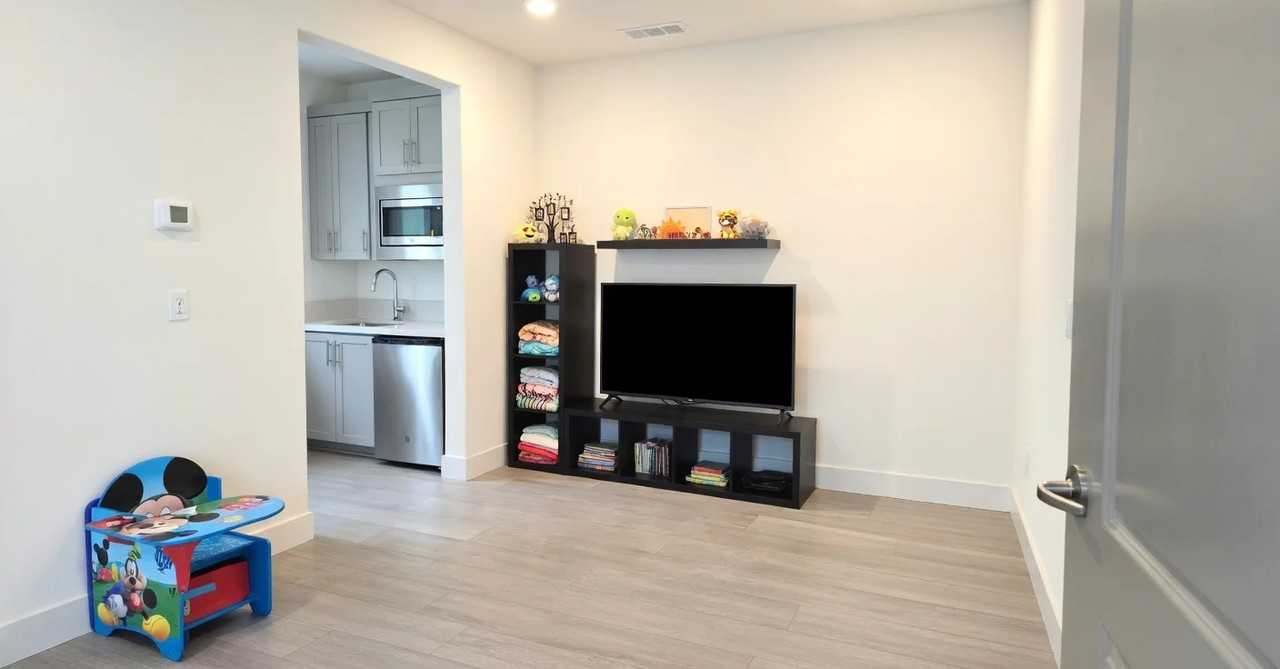 6834 Ishan St - Photo 5 of 10