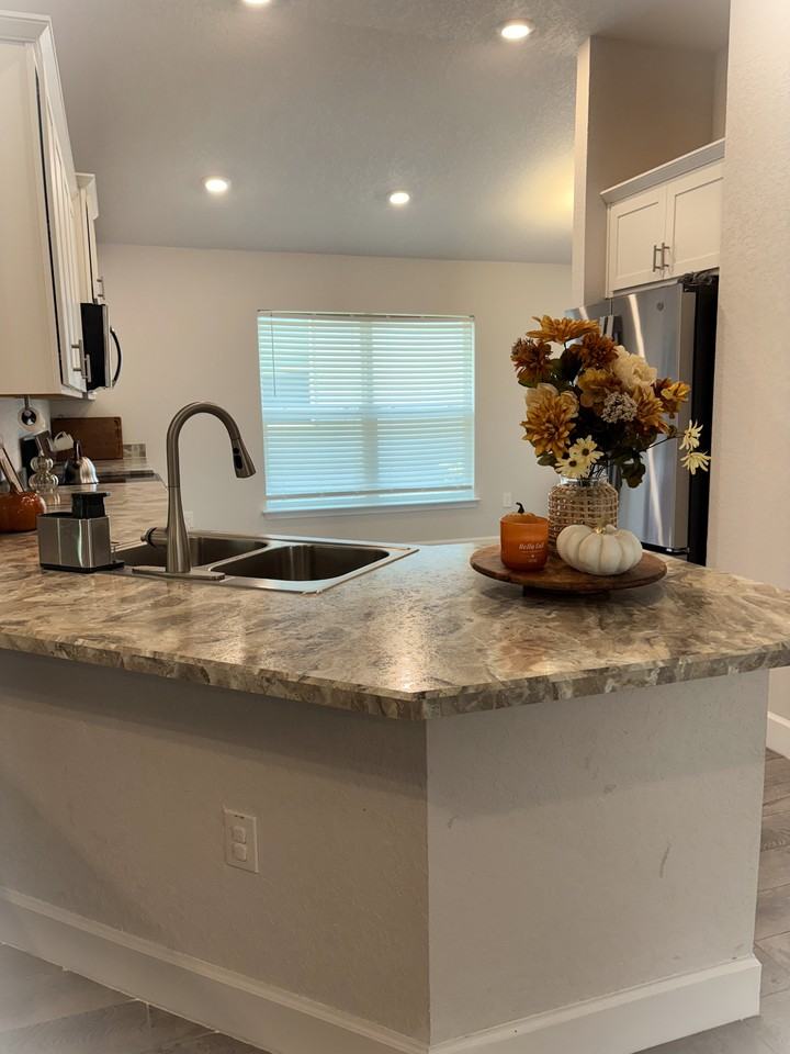 199 Nw 45th Loop - Photo 5 of 9