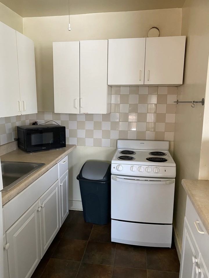 2736 Charlotte St #304 - Photo 4 of 6