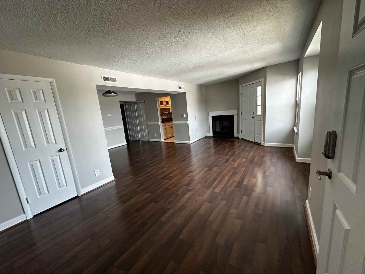 2313 W Great Neck Rd #306 - Photo 2 of 12